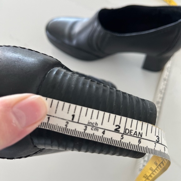 Clarks black shoes - Picture 6 of 7